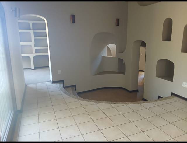 4 BEDROOM HOUSE FOR SALE IN CASHAN